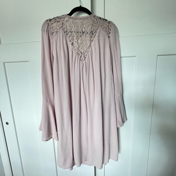 Flowy Mauve Blush Pink Long Sleeve Bell Sleeve Dress - Picture 6 of 13
